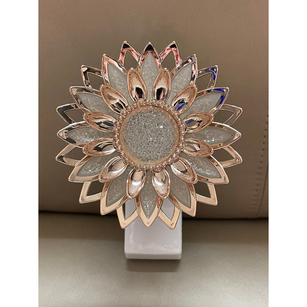 Bath & Body Works Rose Gold Sunburst Wallflower Nightlight Floral Burst Plug In